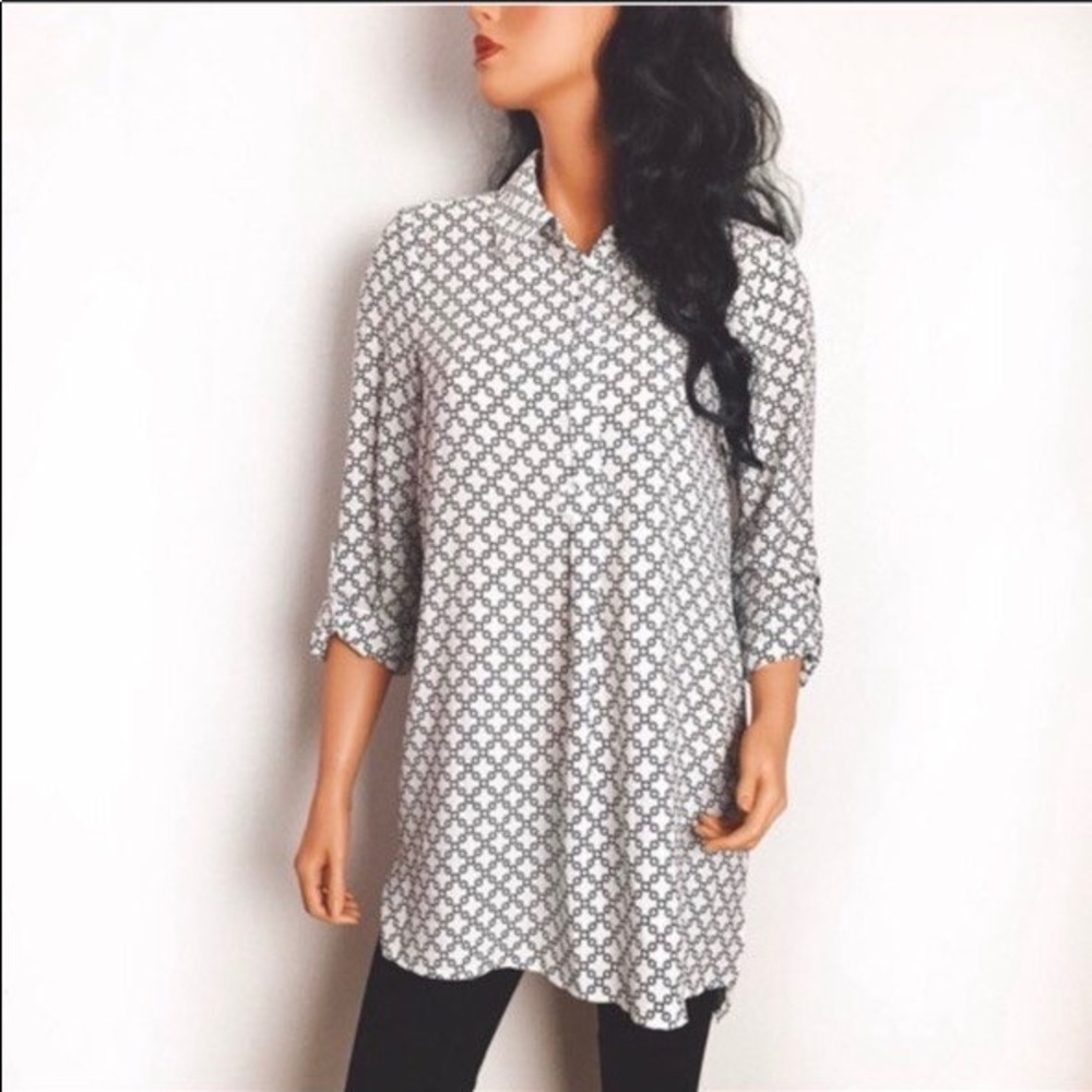 Pleione Long Sleeve Button Down Chain Link Print